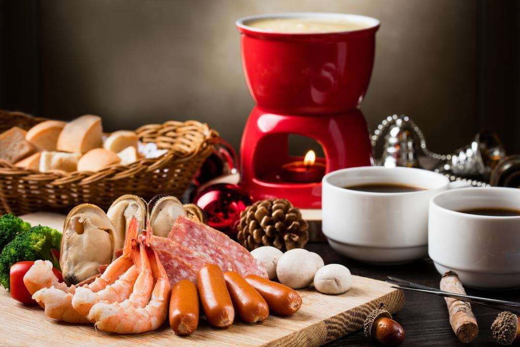 New Orient Landmark Hotel Makaó Kültér fotó A fondue set