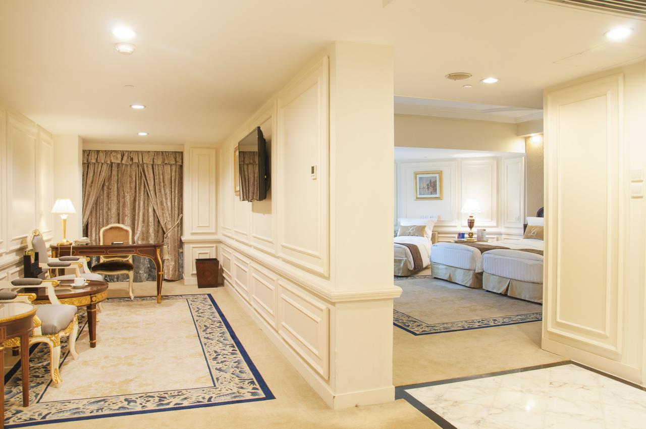 New Orient Landmark Hotel Makaó Kültér fotó A suite at the Taj Mahal Palace