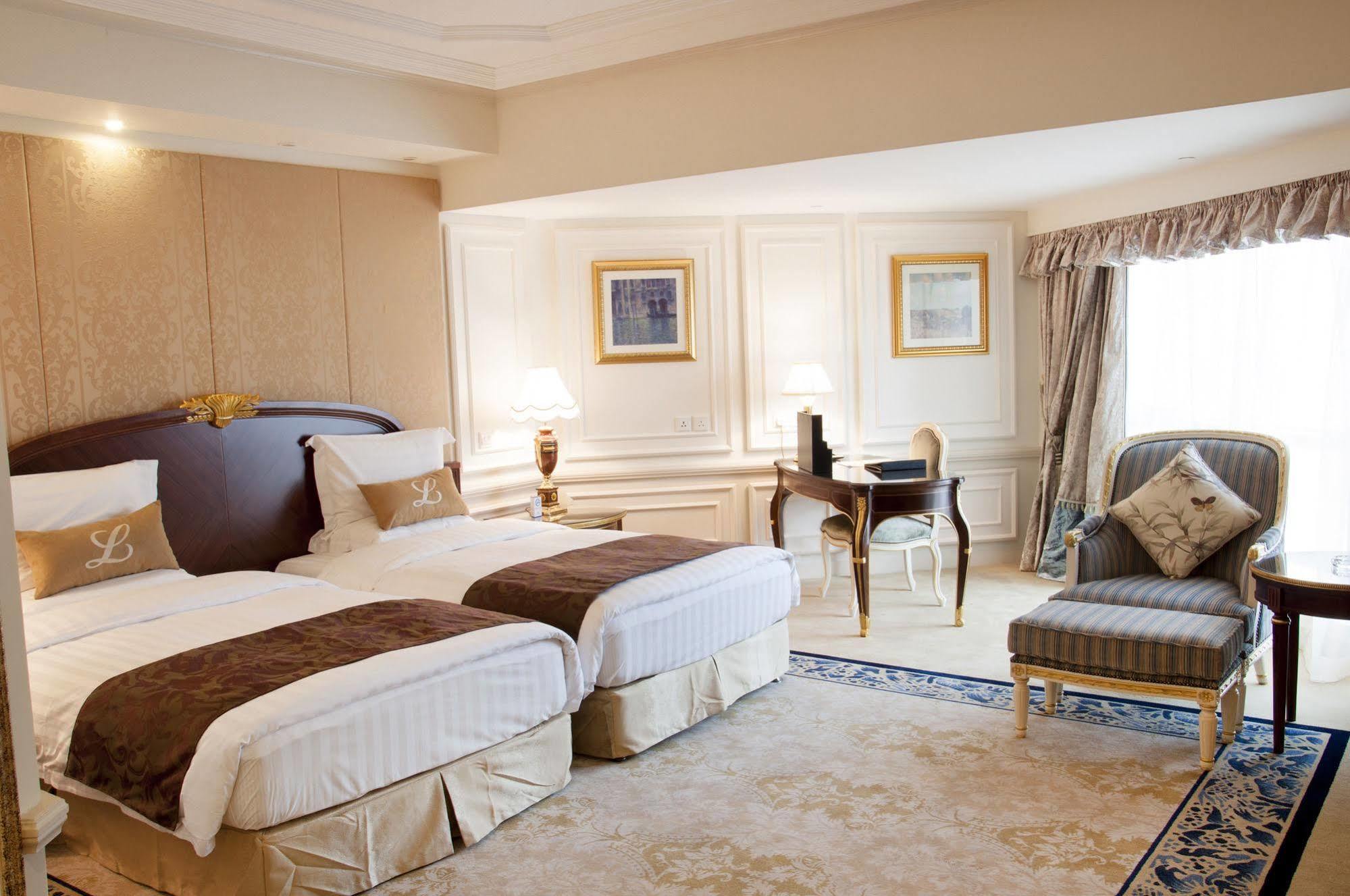 New Orient Landmark Hotel Makaó Kültér fotó A room at the hotel